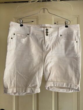 torrid White Cuffed Mid-Rise Denim Shorts
